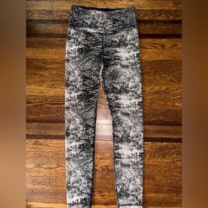 Athleta Elation Glades High-Rise 7/8 Tight Leggings in Textured
Gray